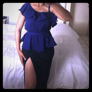 ‼️SALE‼️Ruffle Top w/Gold Accents